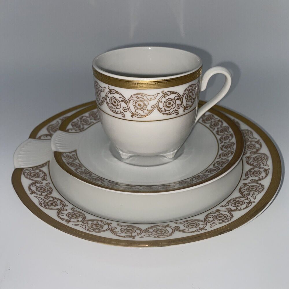 Schirnding Bavaria Gold Footed Tea Cup With Saucer and Luncheon Plate Set